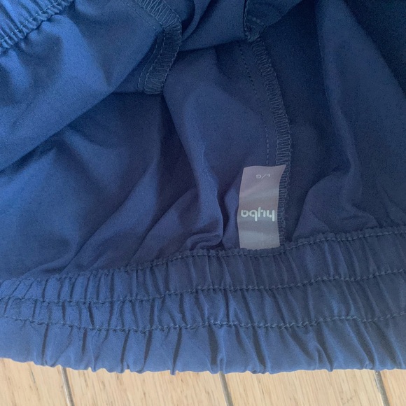 Reitmans hyba light capri navy size large. Like new! - Picture 2 of 2